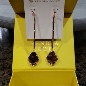 Kendra Scott NWT Rose Charmian Earrings